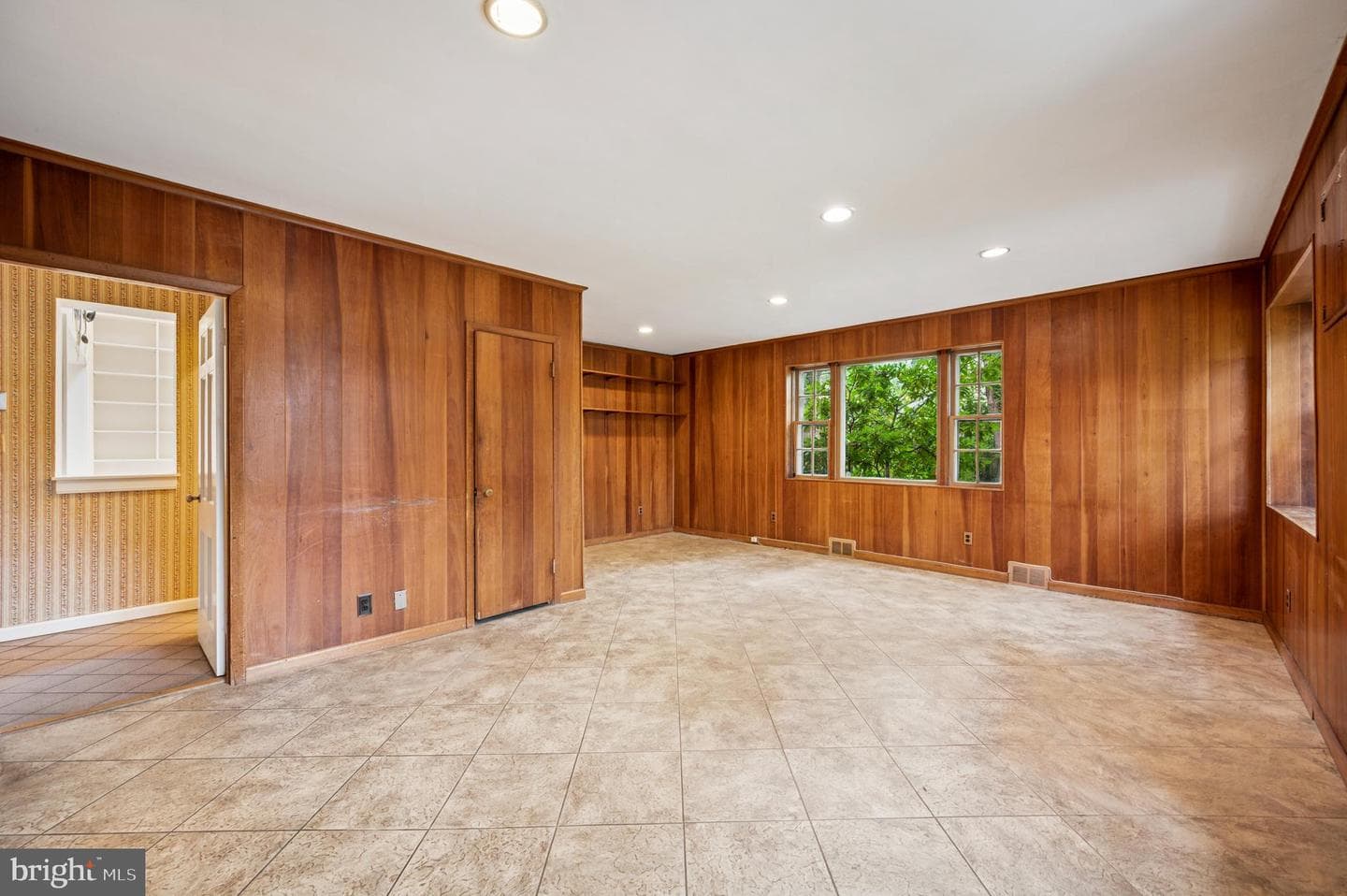 524 Lafayette Road photo 13