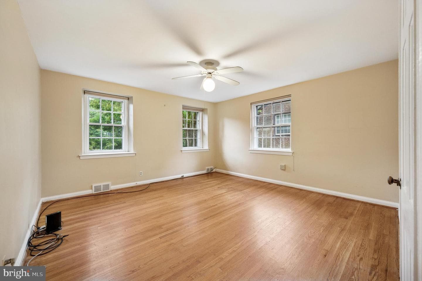 524 Lafayette Road photo 16