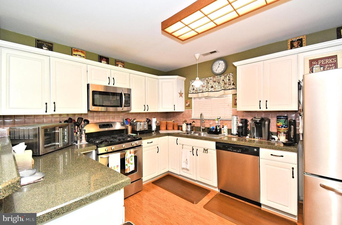 708 Ascot Court photo 21