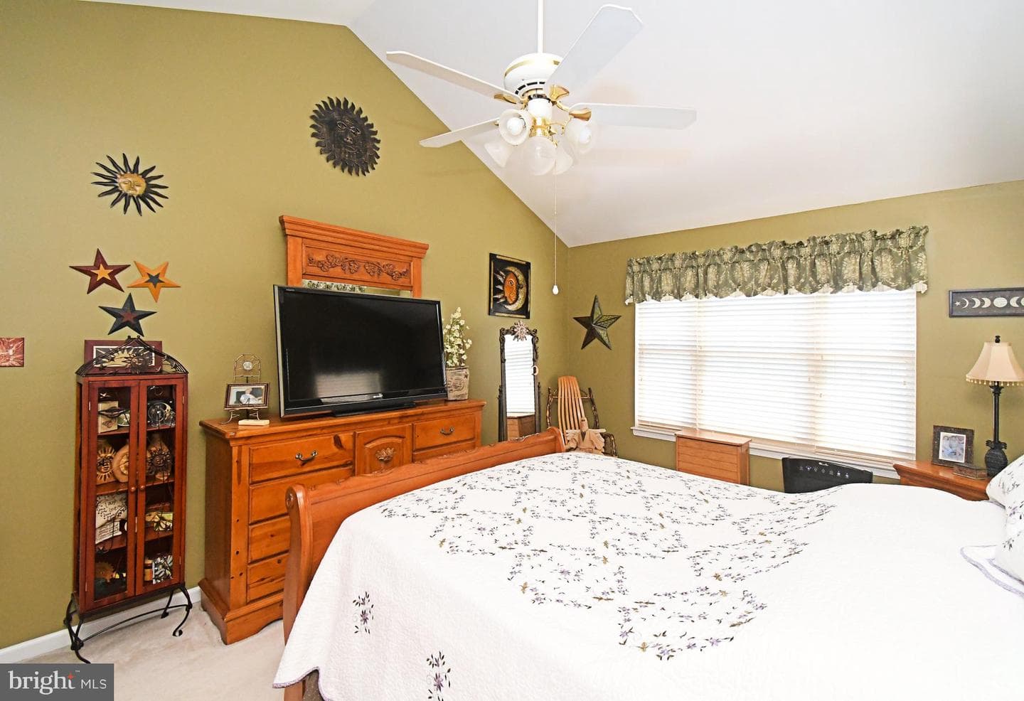 708 Ascot Court photo 28