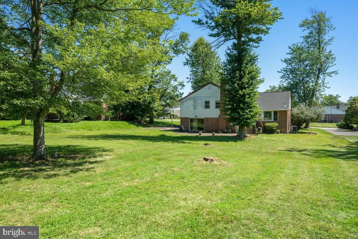 1943 Fawn Drive photo 4