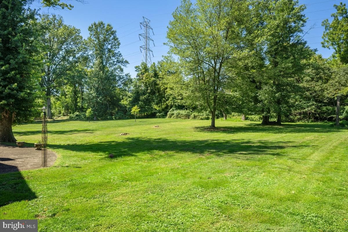 1943 Fawn Drive photo 5