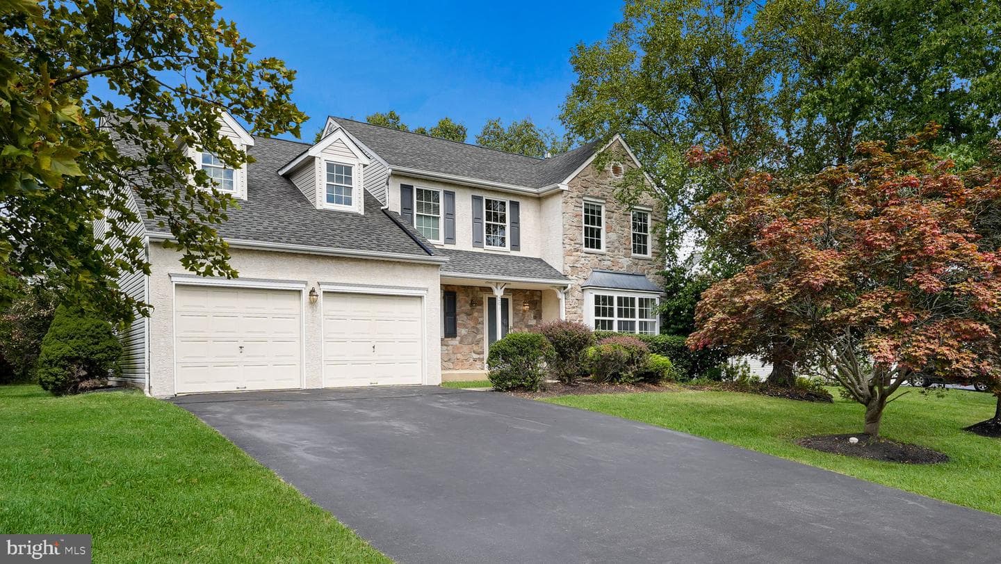 201 Drake Lane photo 1