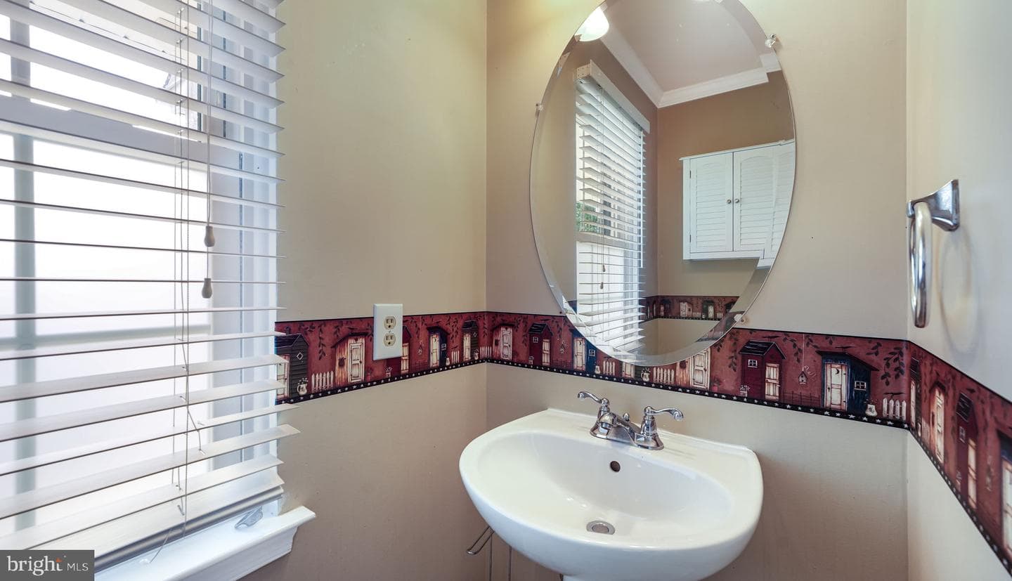 201 Drake Lane photo 15