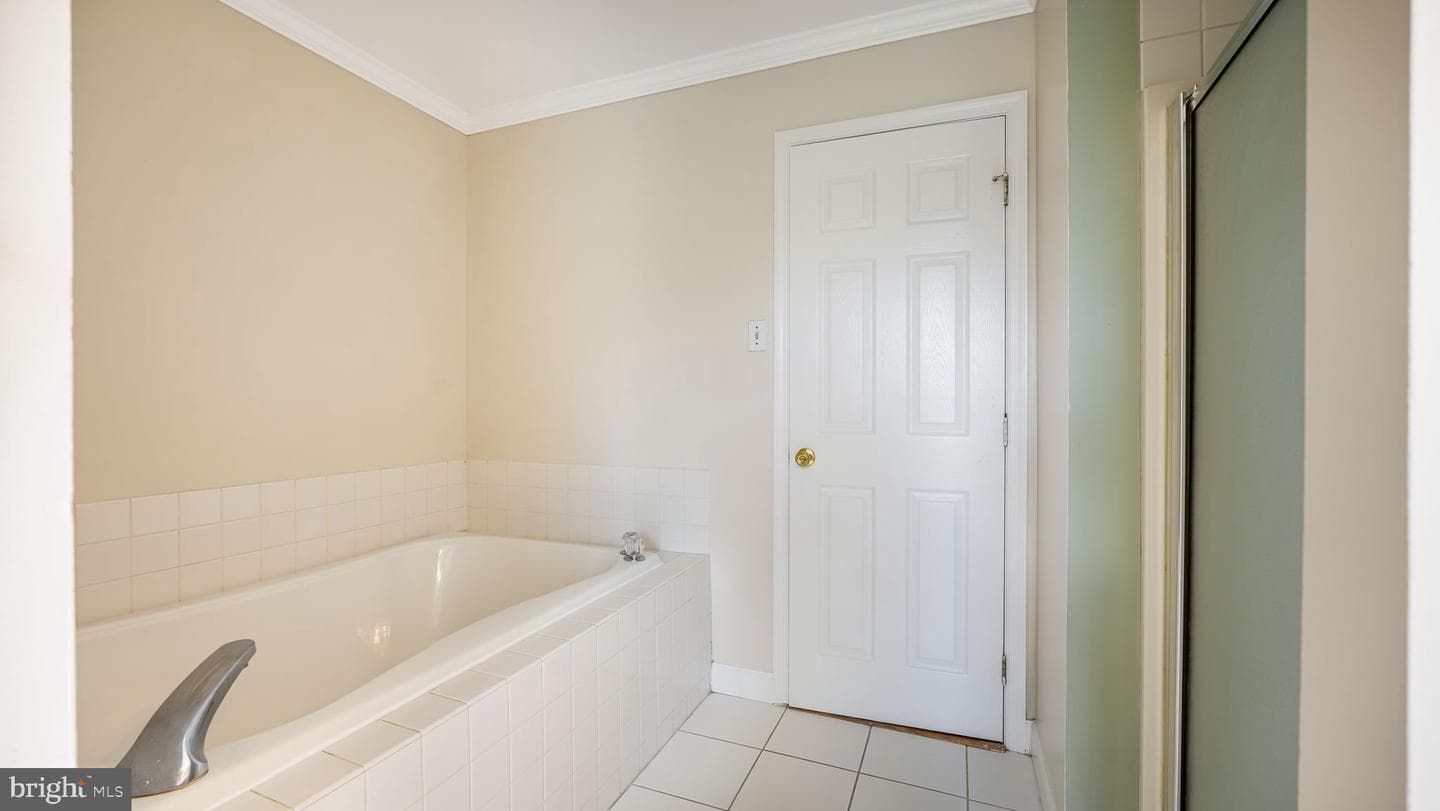 201 Drake Lane photo 22