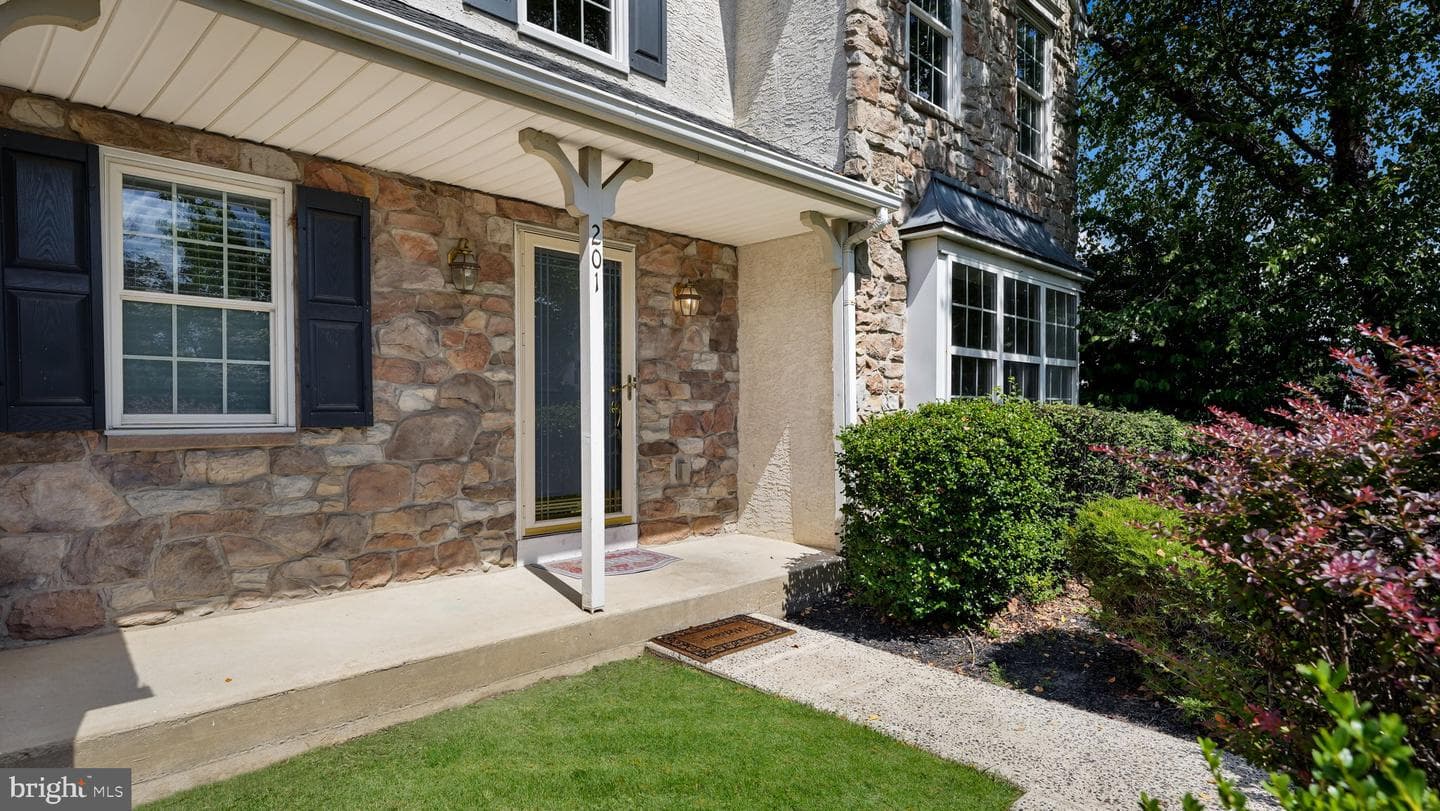 201 Drake Lane photo 34