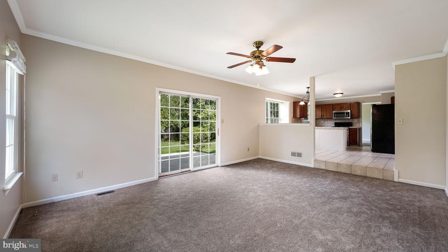 201 Drake Lane photo 7