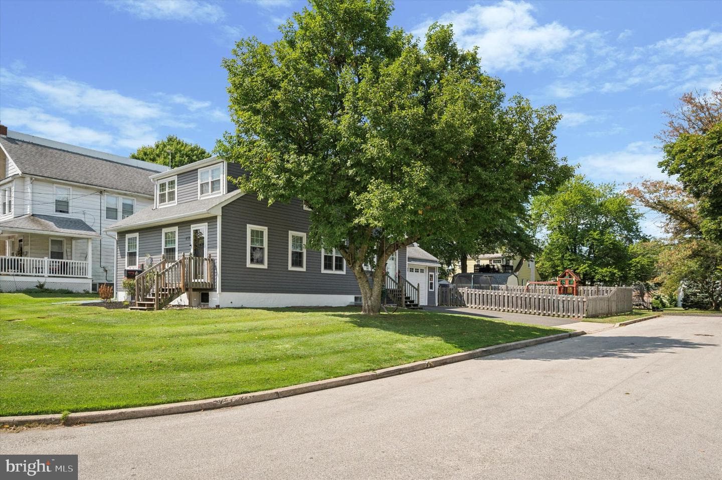 458 Monroe Avenue photo 3