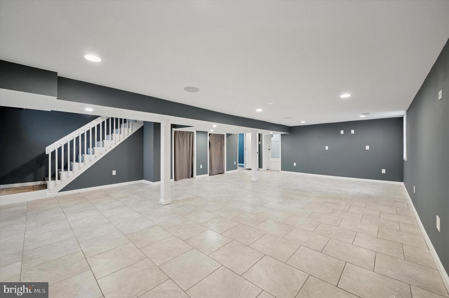 458 Monroe Avenue photo 32