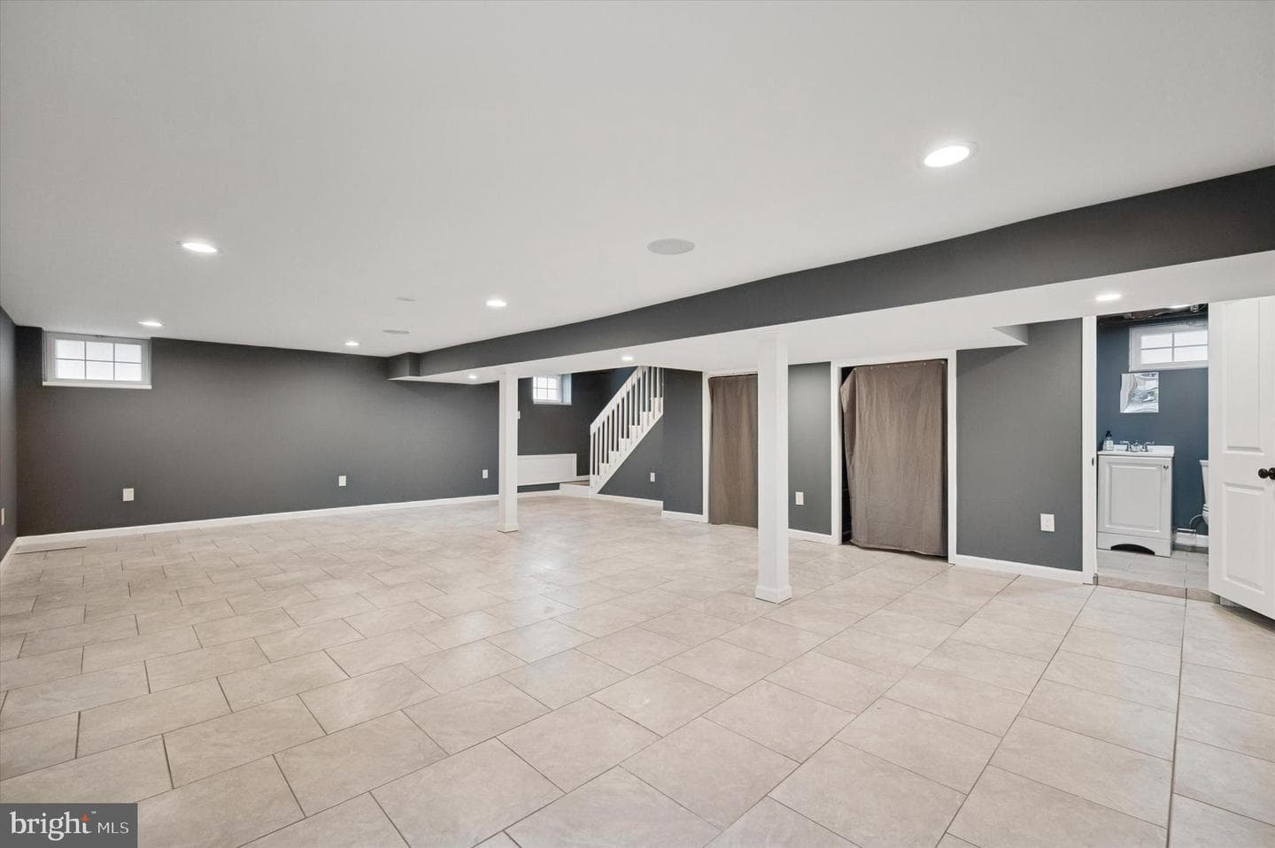 458 Monroe Avenue photo 33