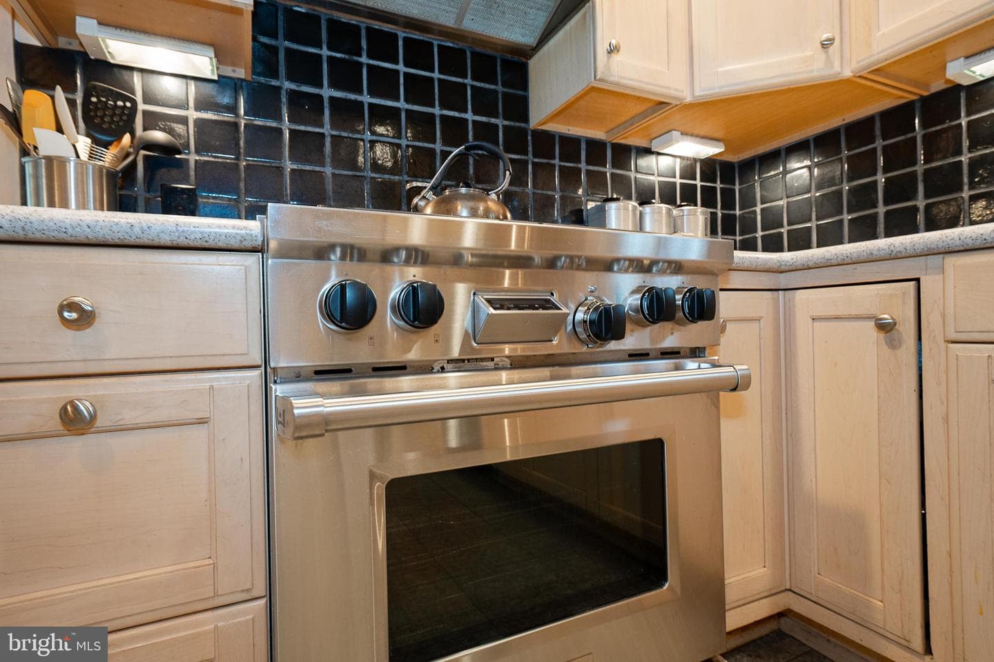 9 Shirley Road photo 34