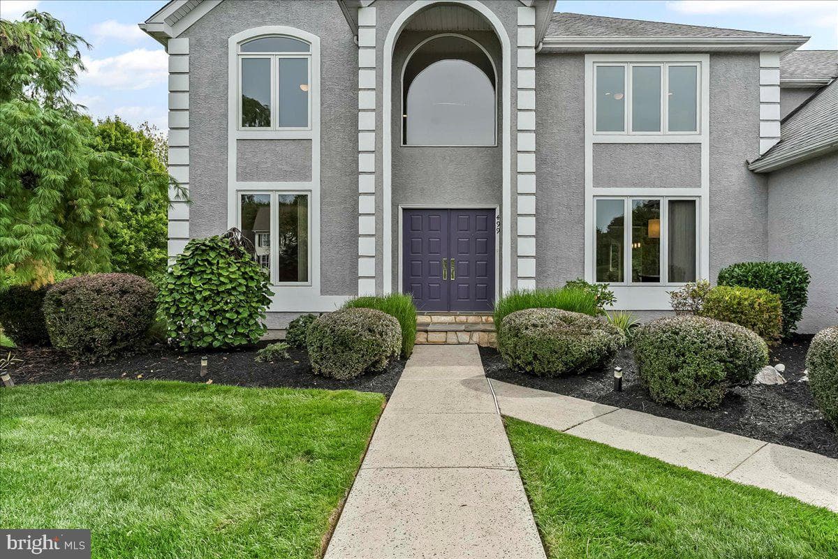 499 Grouse Circle photo 3