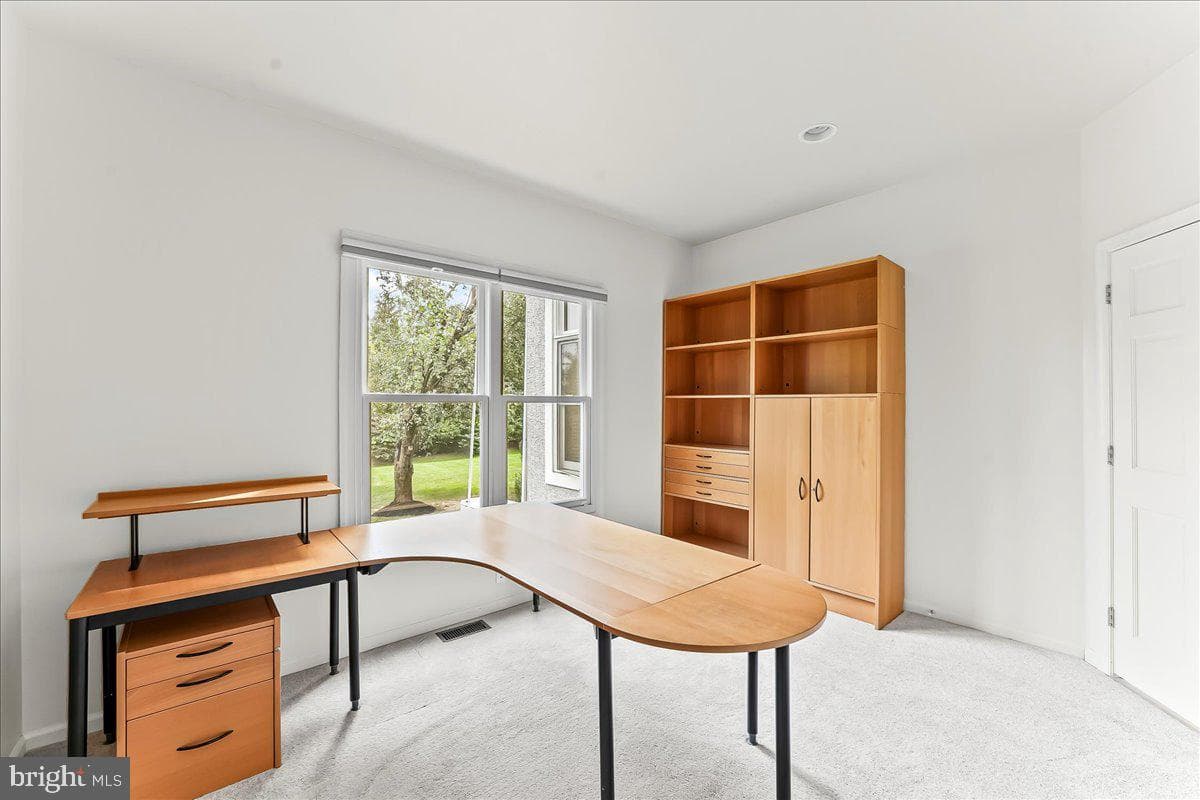 499 Grouse Circle photo 32