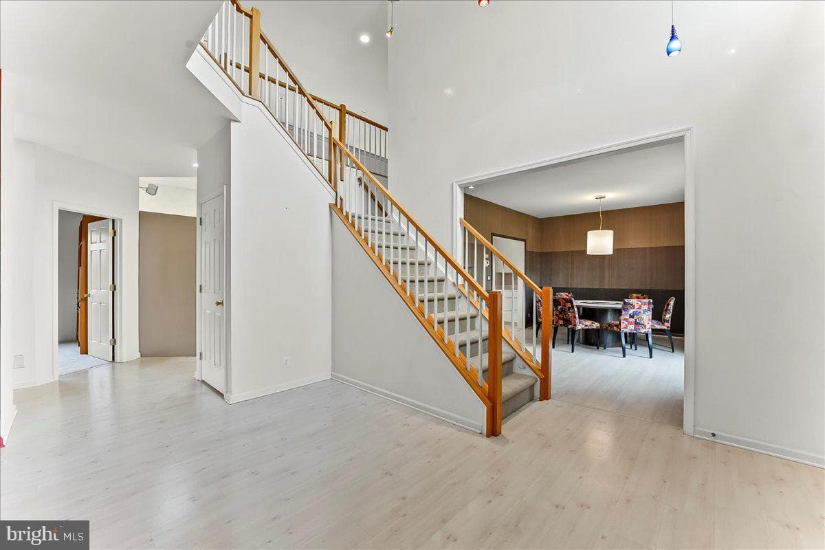 499 Grouse Circle photo 5