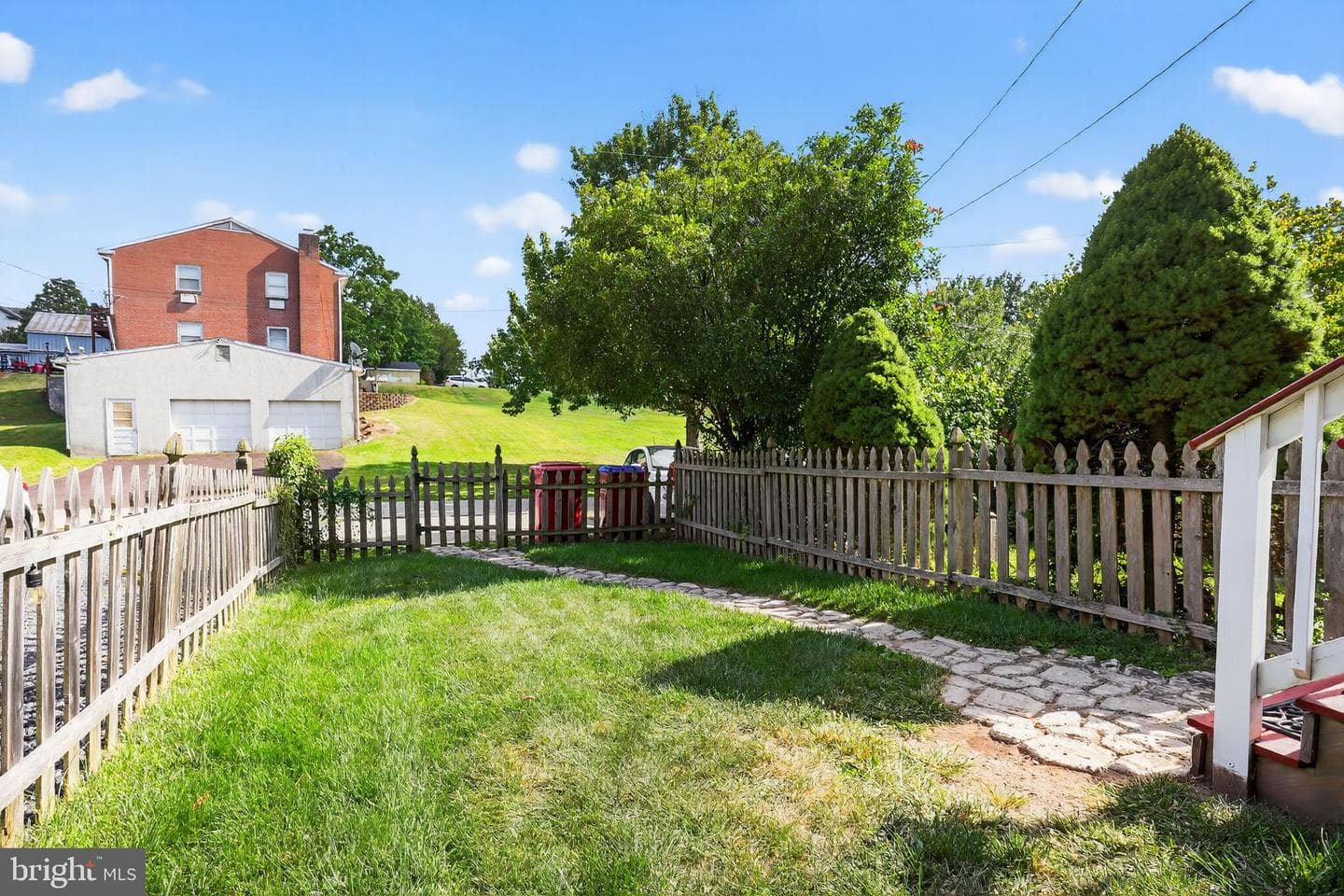 68 Hillside Avenue photo 31