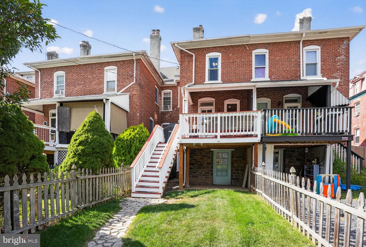 68 Hillside Avenue photo 32