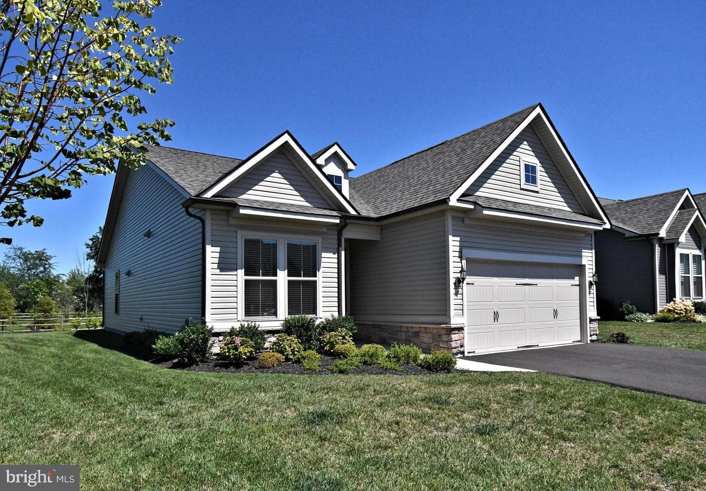 1024 Wright Street photo 3