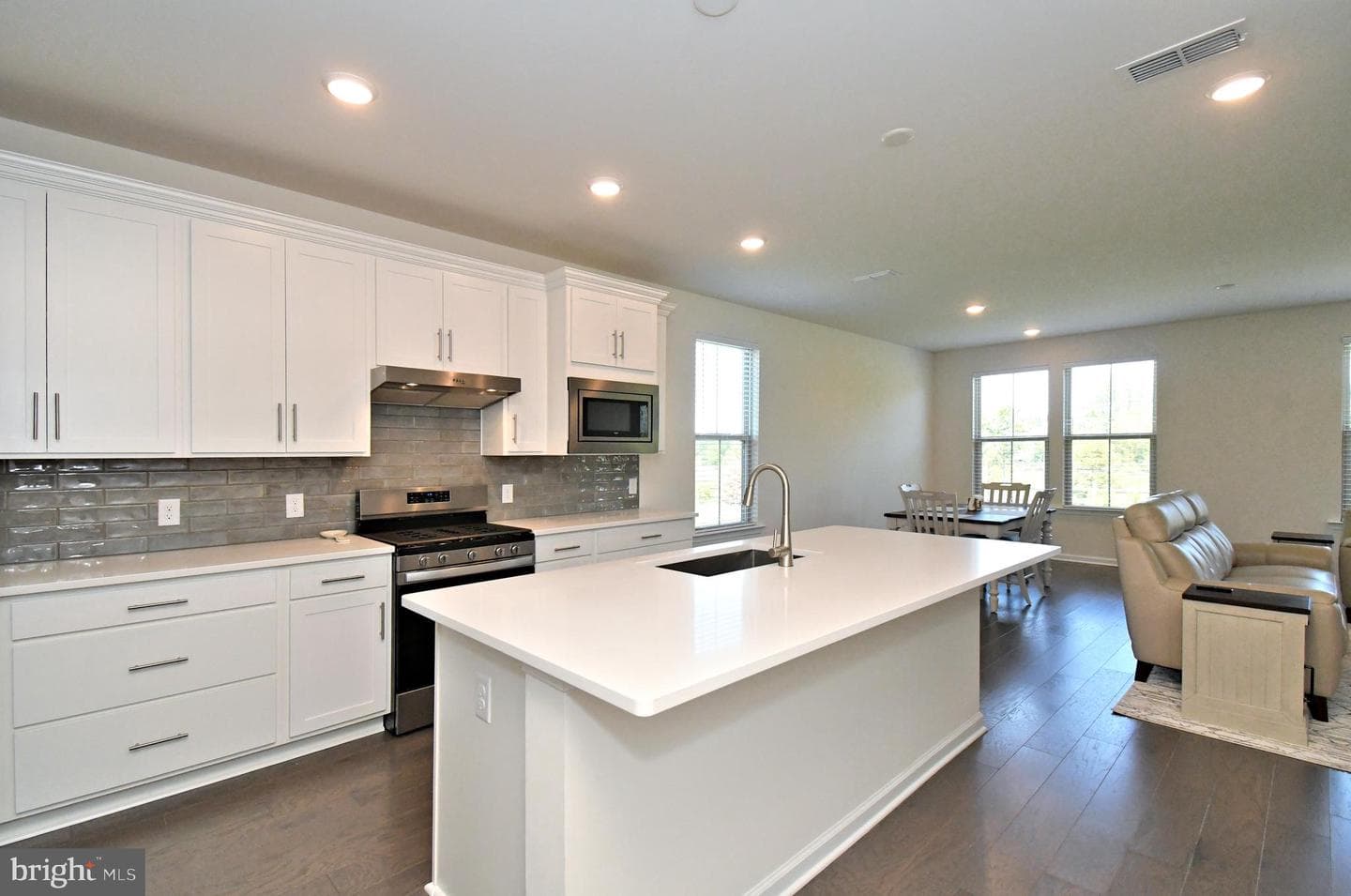 1024 Wright Street photo 5