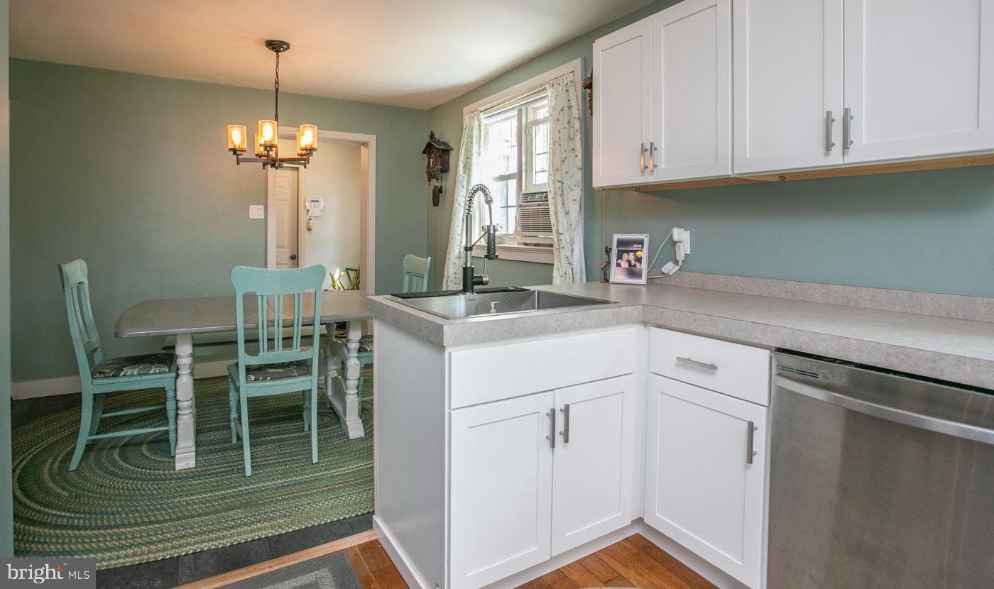 23 Adams Avenue photo 13