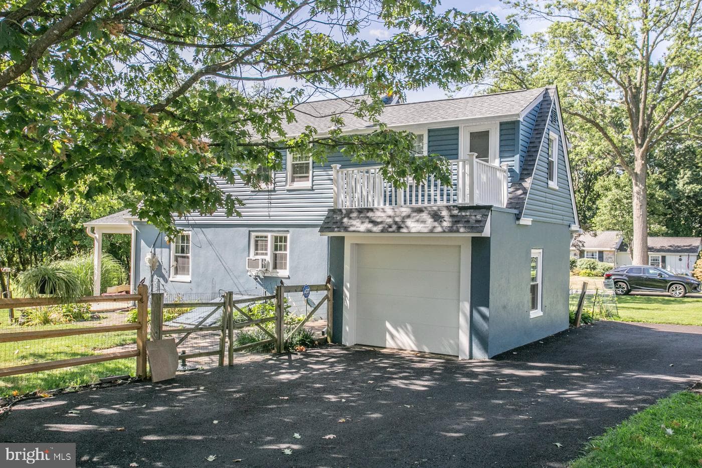 23 Adams Avenue photo 38