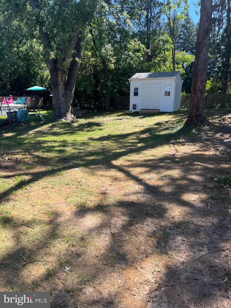 1717 Crestview Avenue photo 3