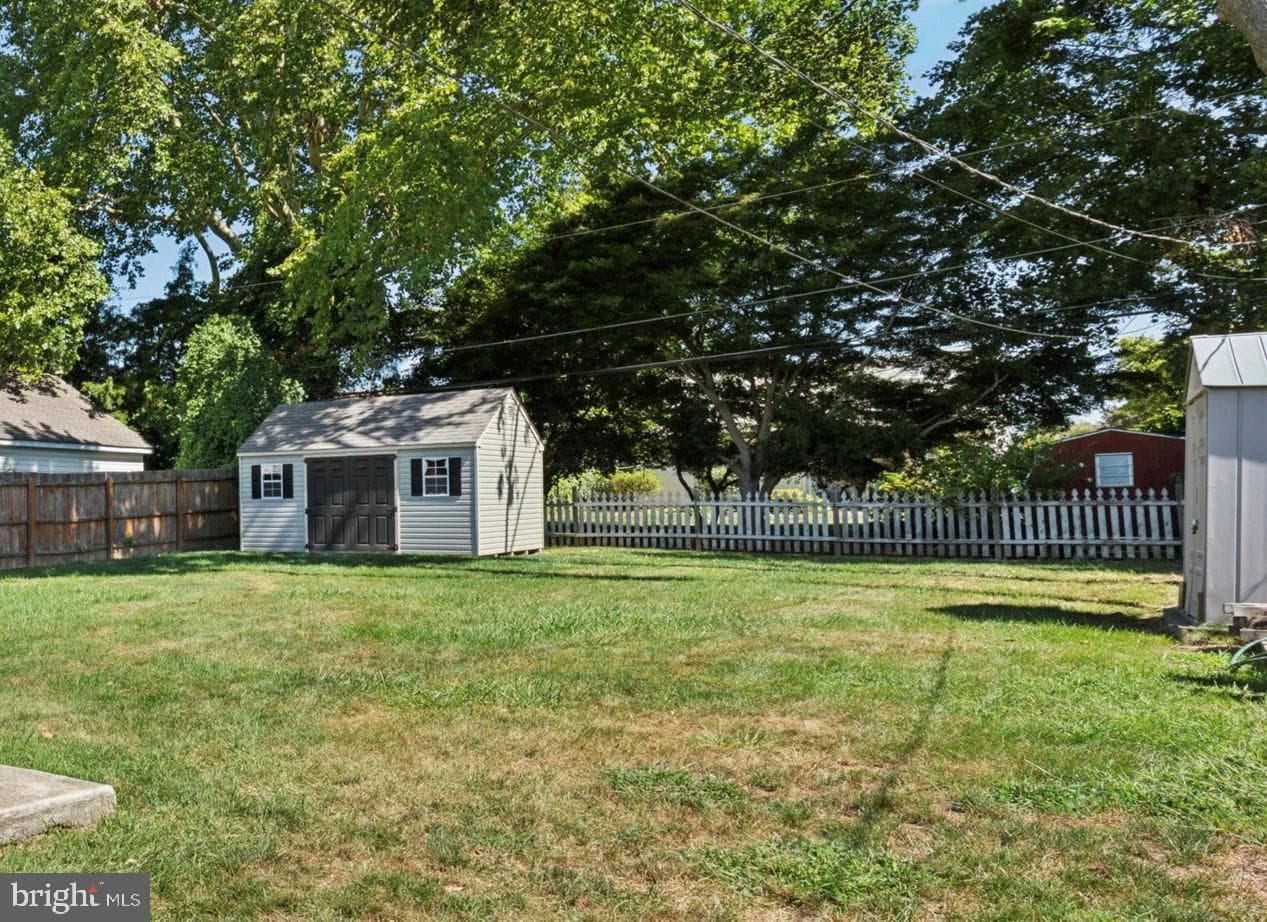 513 Corinthian Avenue photo 25