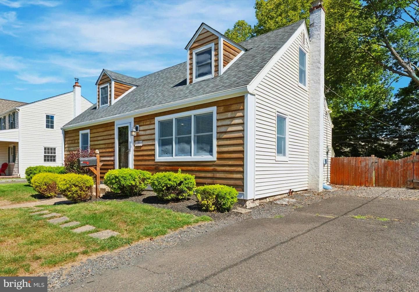513 Corinthian Avenue photo 5