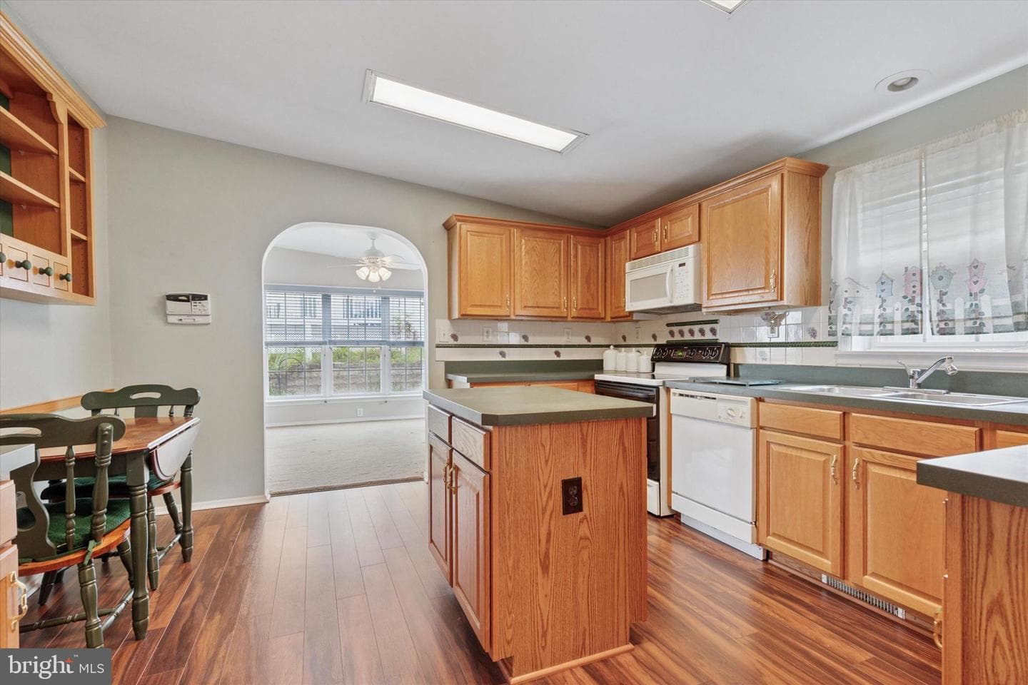 2022 Longwood Place #2022 photo 9