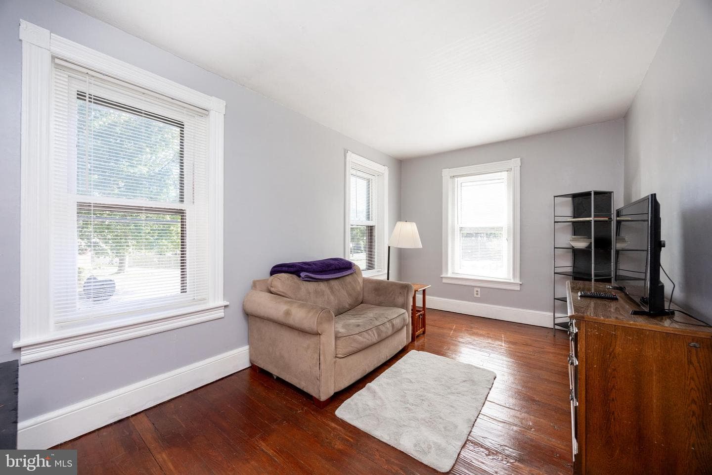 1084 Center Avenue photo 18