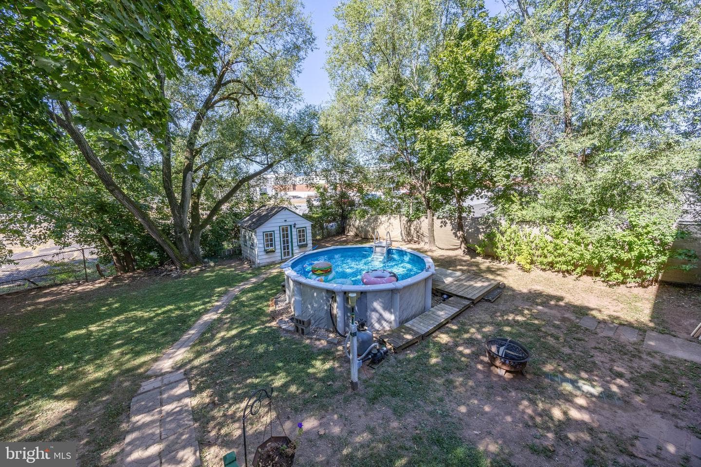 1084 Center Avenue photo 28