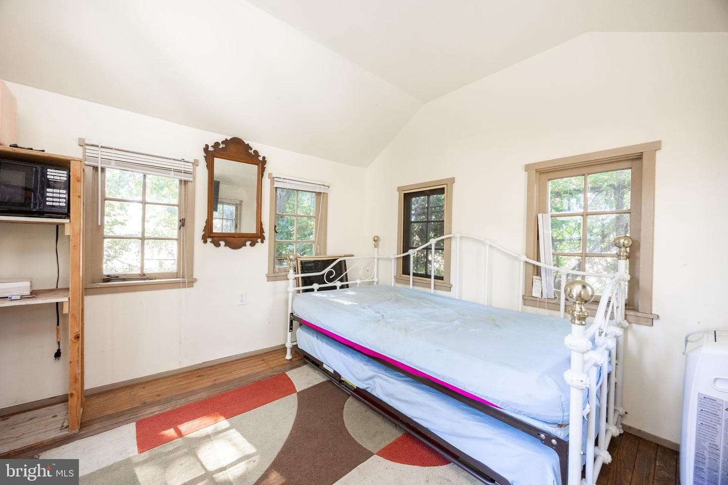 1084 Center Avenue photo 30