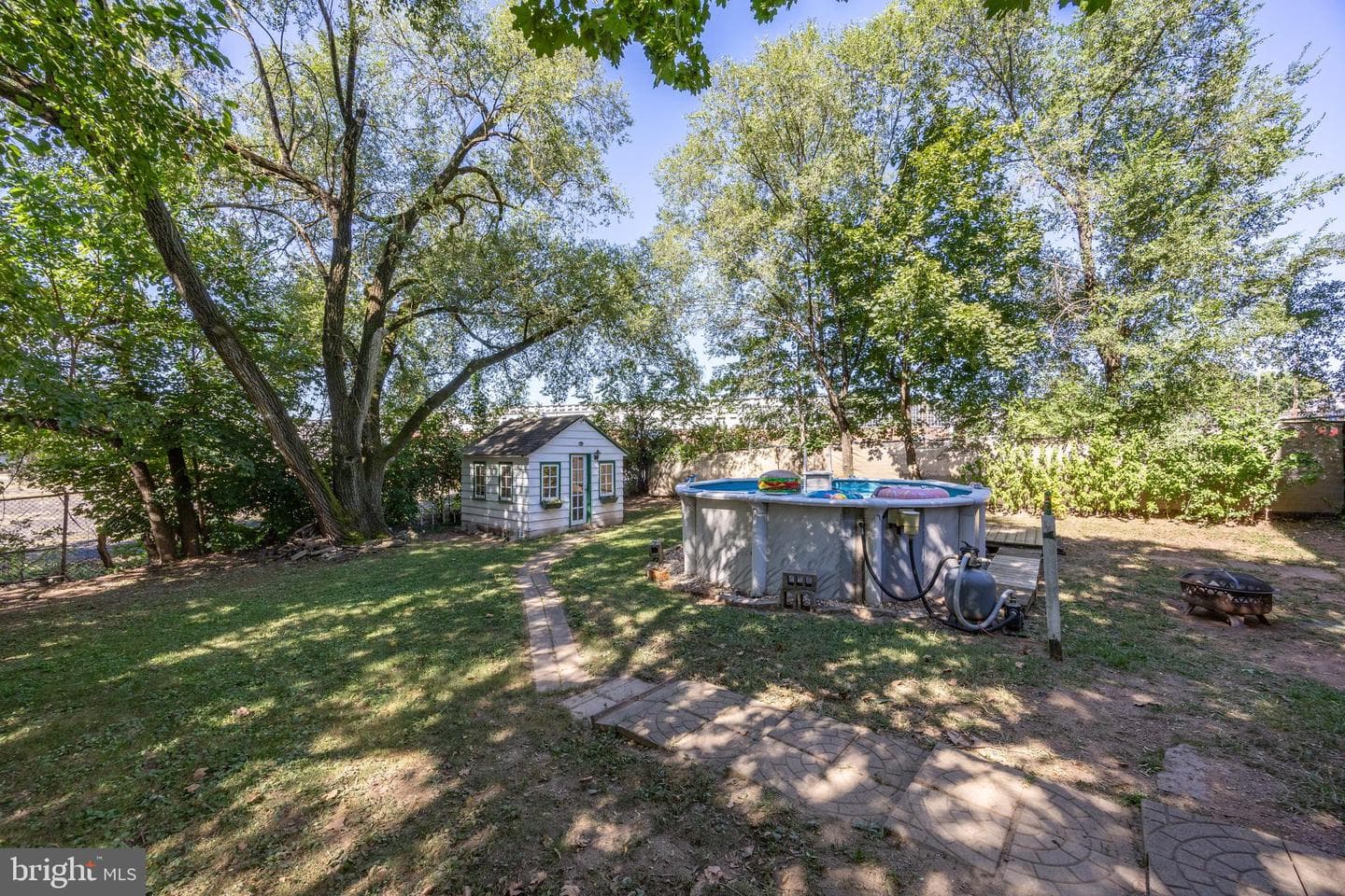 1084 Center Avenue photo 32
