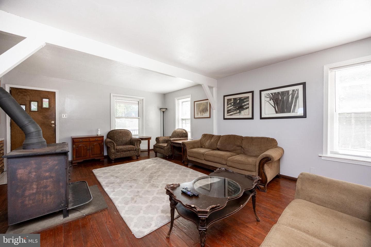 1084 Center Avenue photo 6