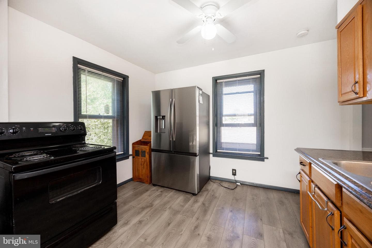 1084 Center Avenue photo 9