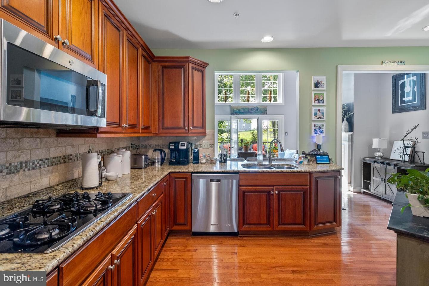72 Brownstone Drive photo 12