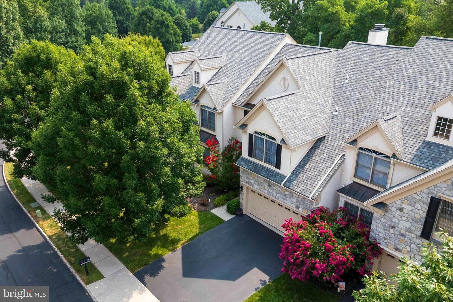72 Brownstone Drive photo 40