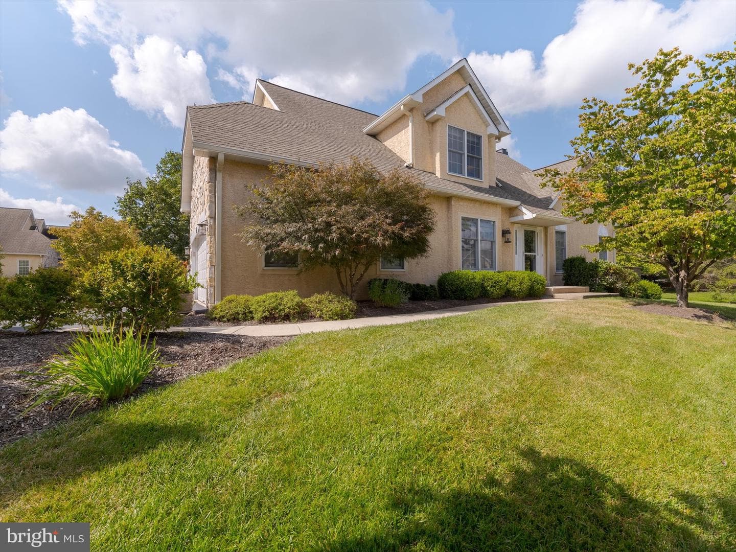 128 Sawgrass Drive photo 1