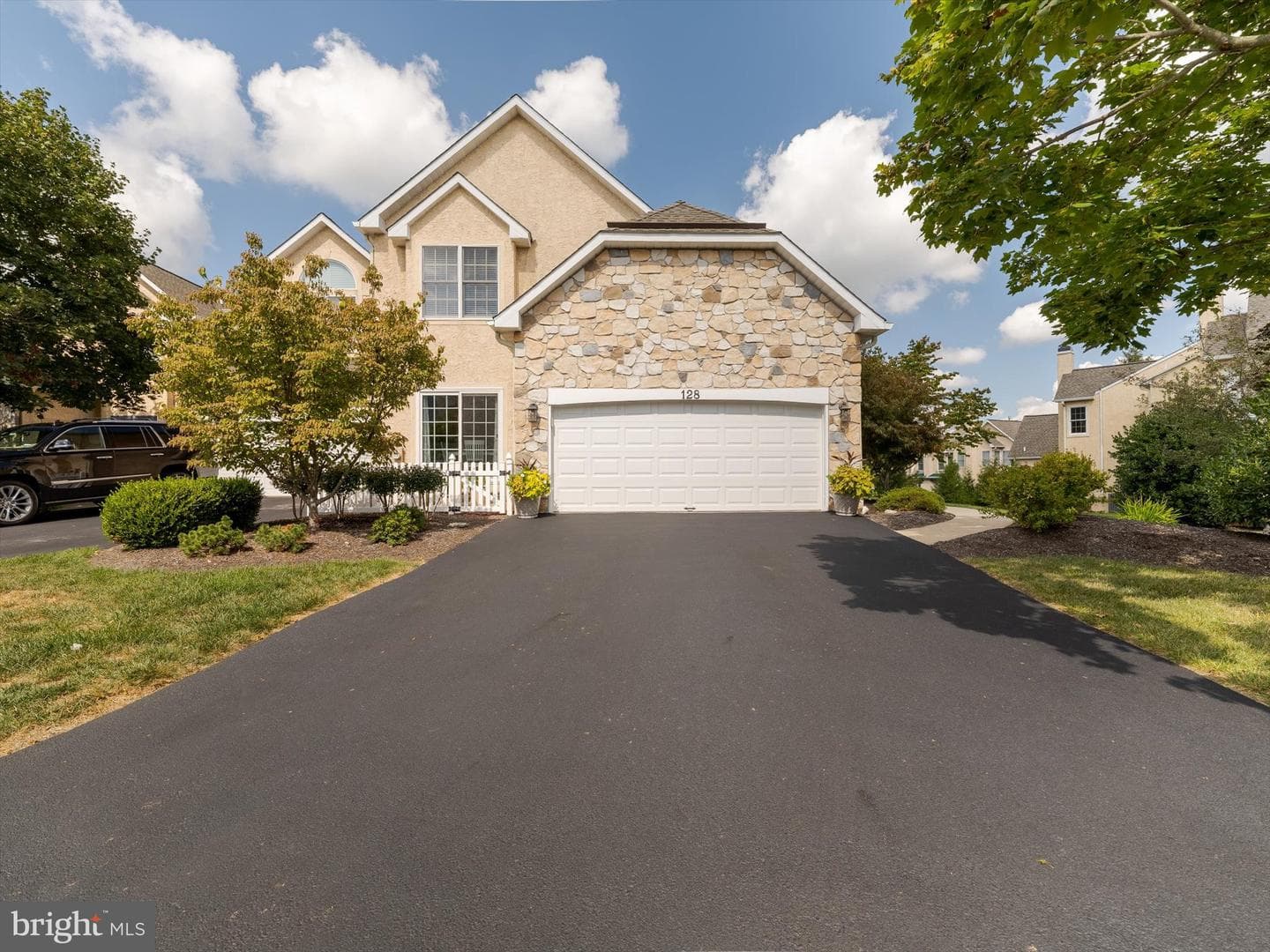 128 Sawgrass Drive photo 2