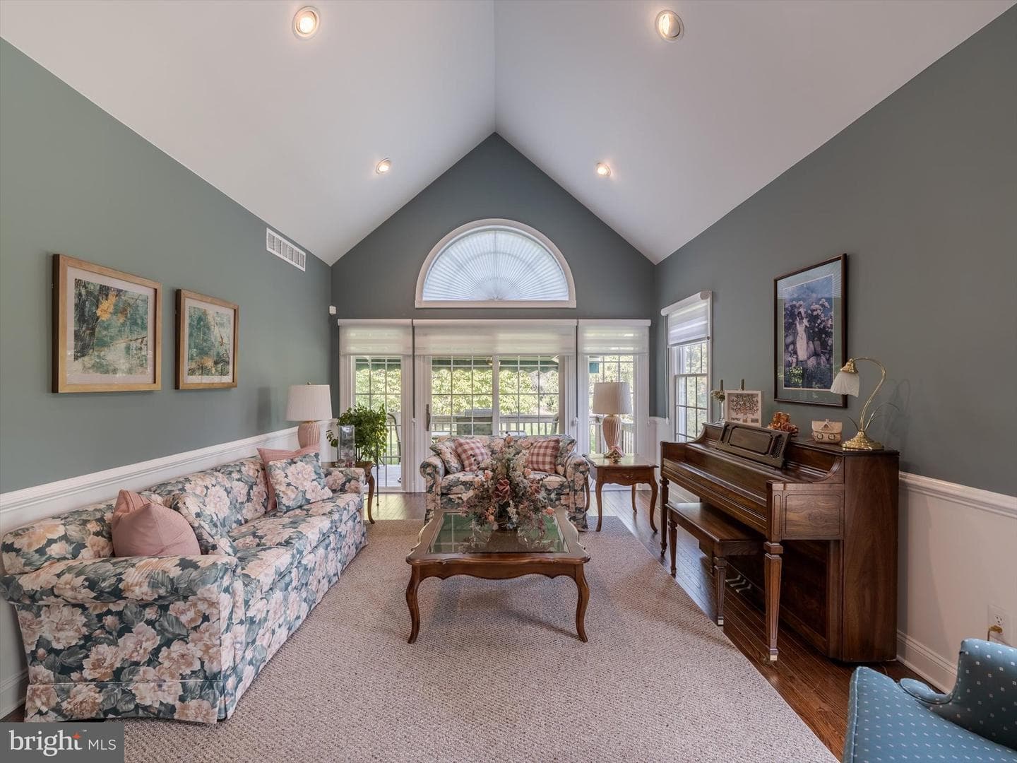 128 Sawgrass Drive photo 3