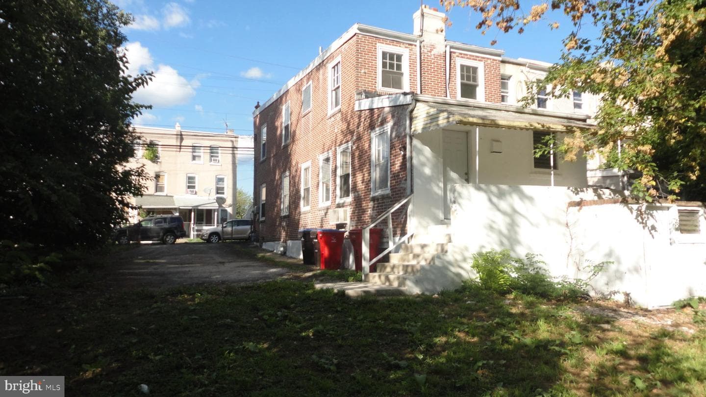 128 - 130 W. Elm Street W Elm Street photo 6