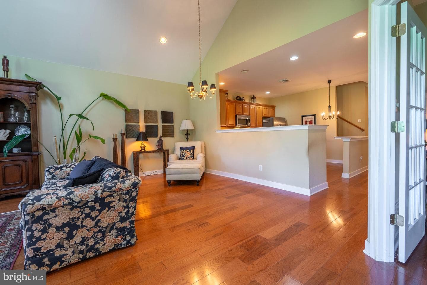 1127 Burgundy Circle photo 8