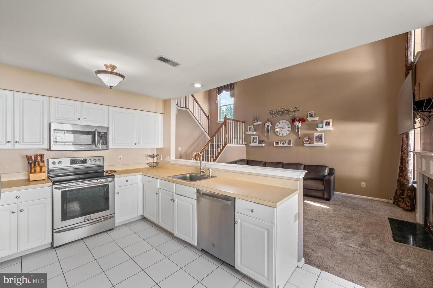 939 Hamilton Road photo 18