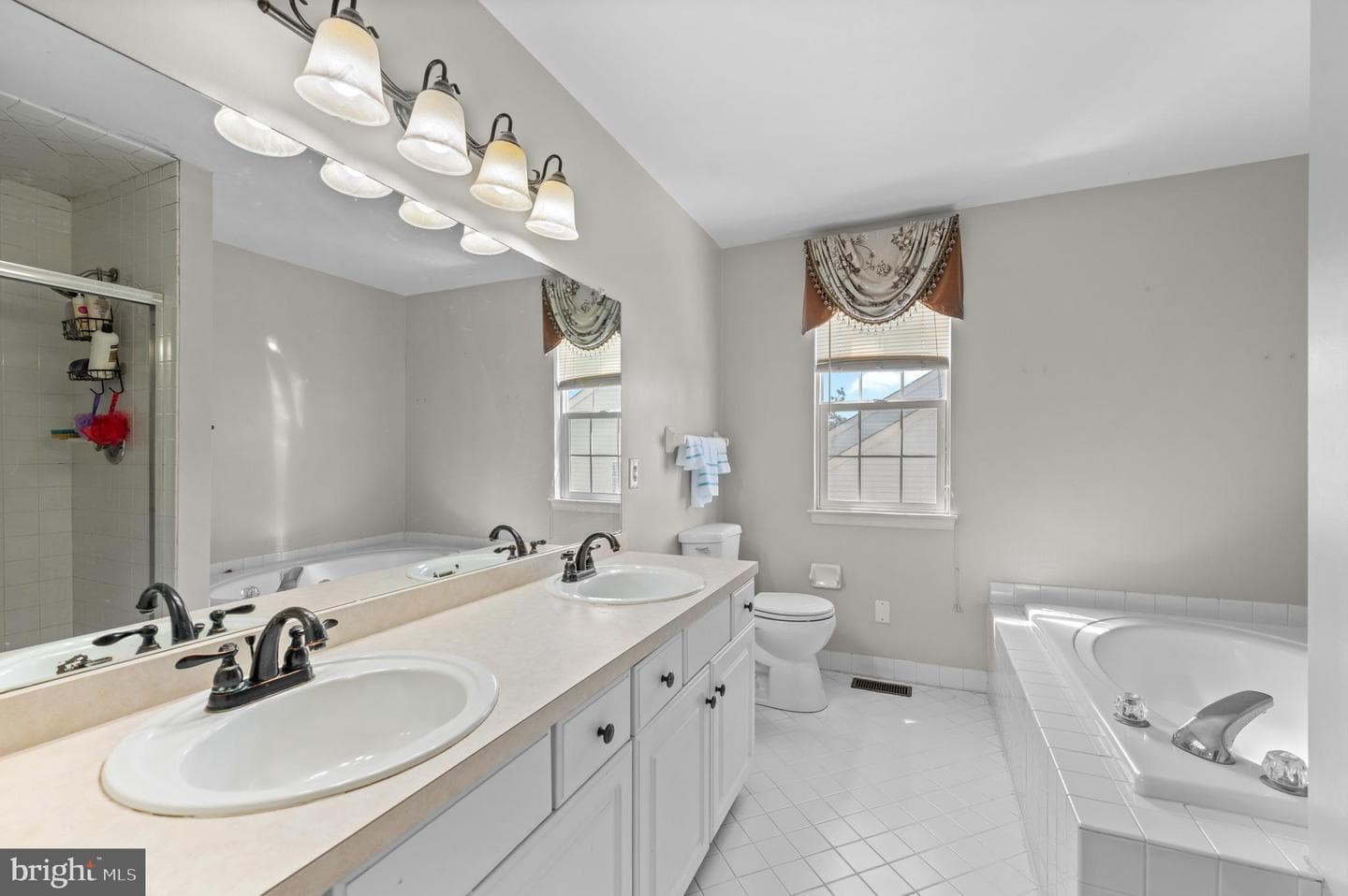 939 Hamilton Road photo 32