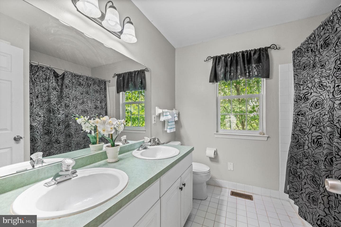 939 Hamilton Road photo 34