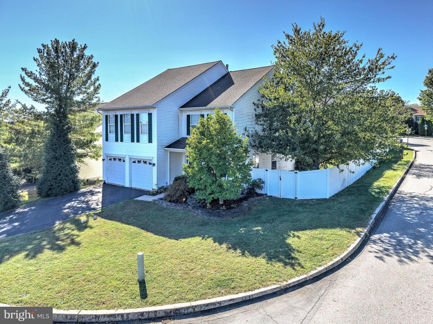 939 Hamilton Road photo 4