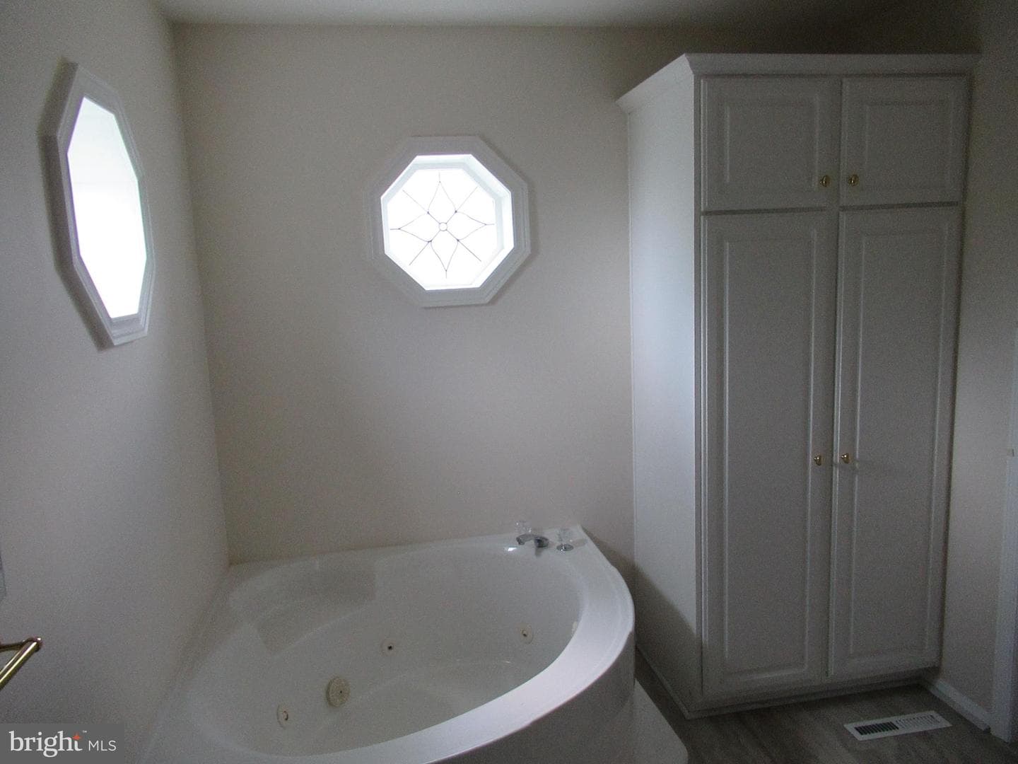 2063 Highland Court #2063 photo 21