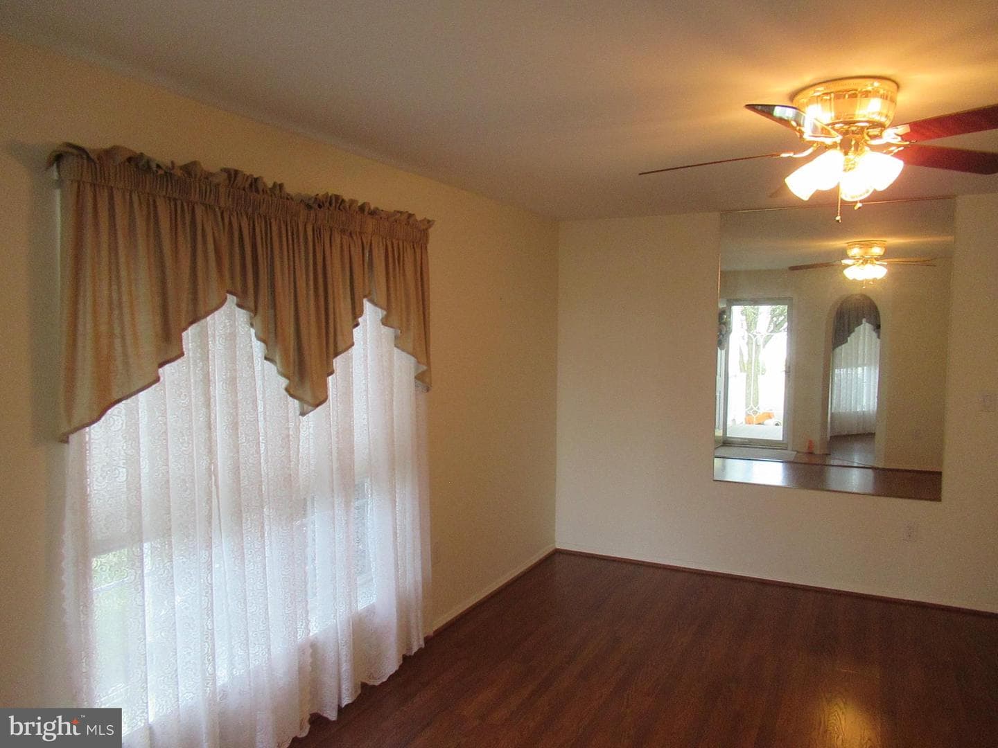 2063 Highland Court #2063 photo 4