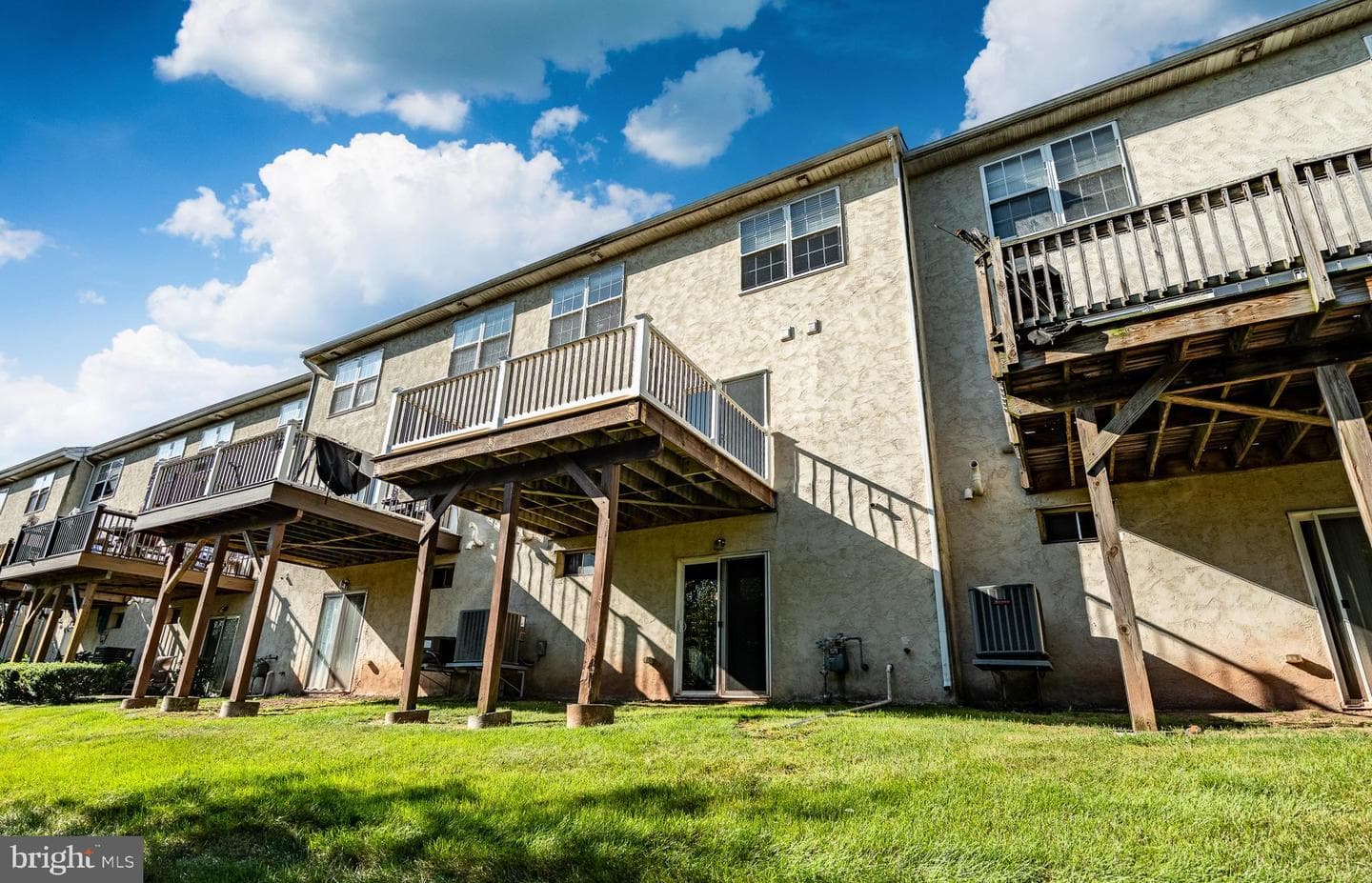 1008 Vanguard Drive photo 29