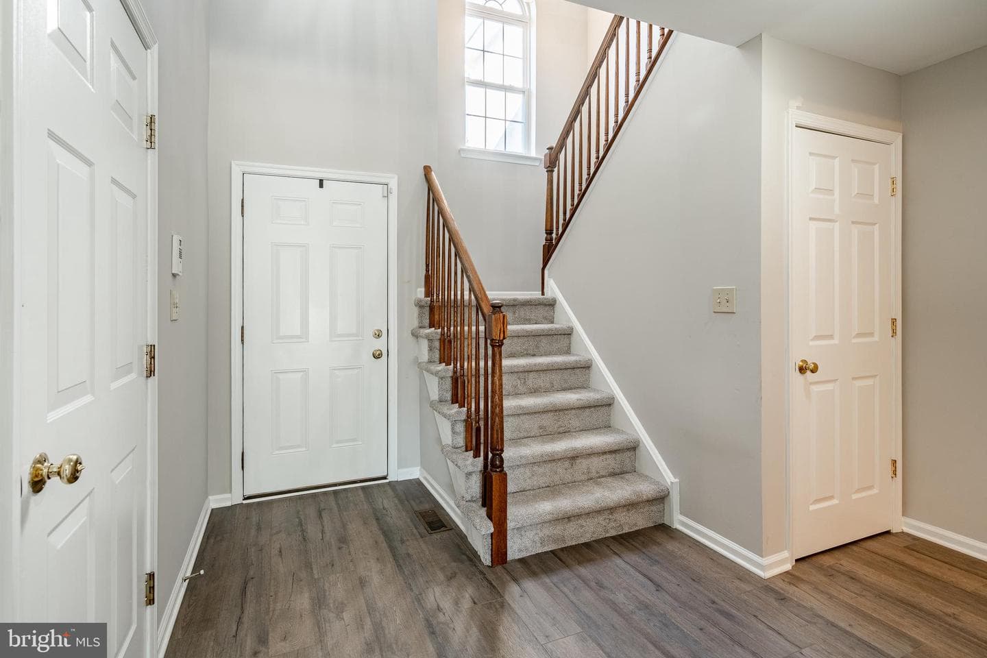 1008 Vanguard Drive photo 5