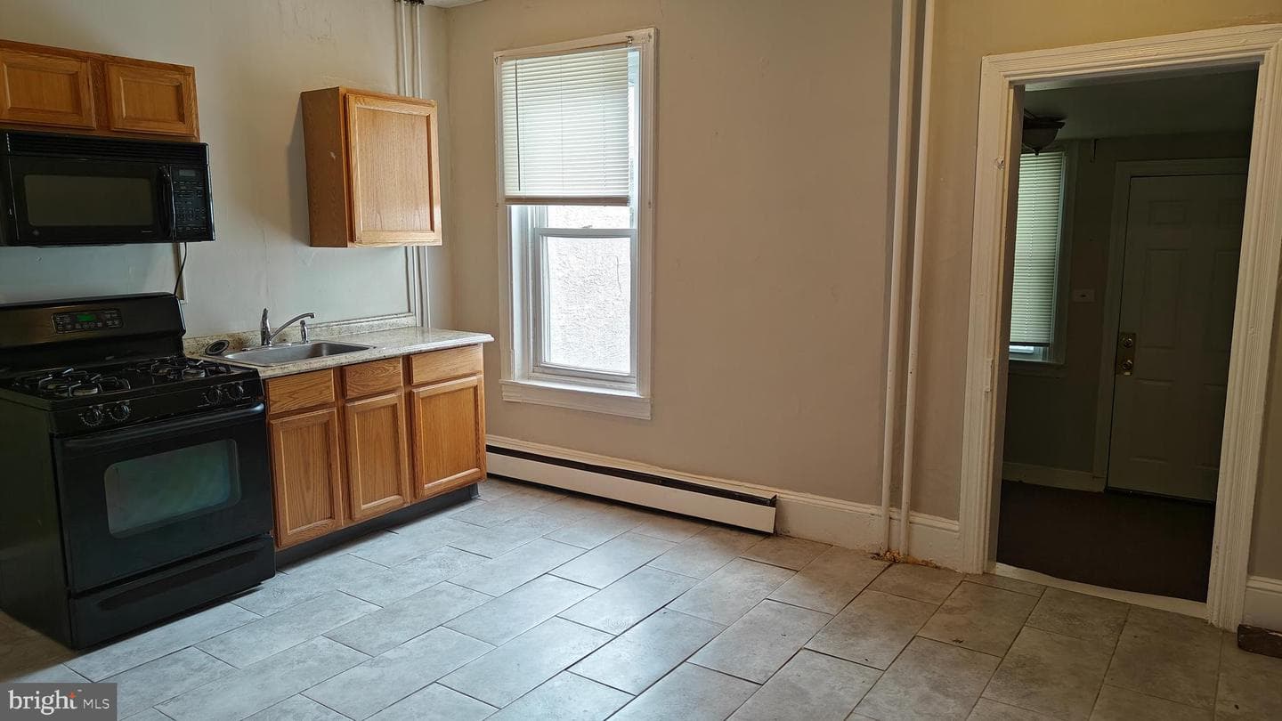 242 Minor Street photo 3
